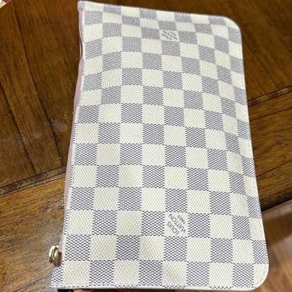 Authentic Neverfull large pouch! Damier Azur with strap! - Picture 17 of 17